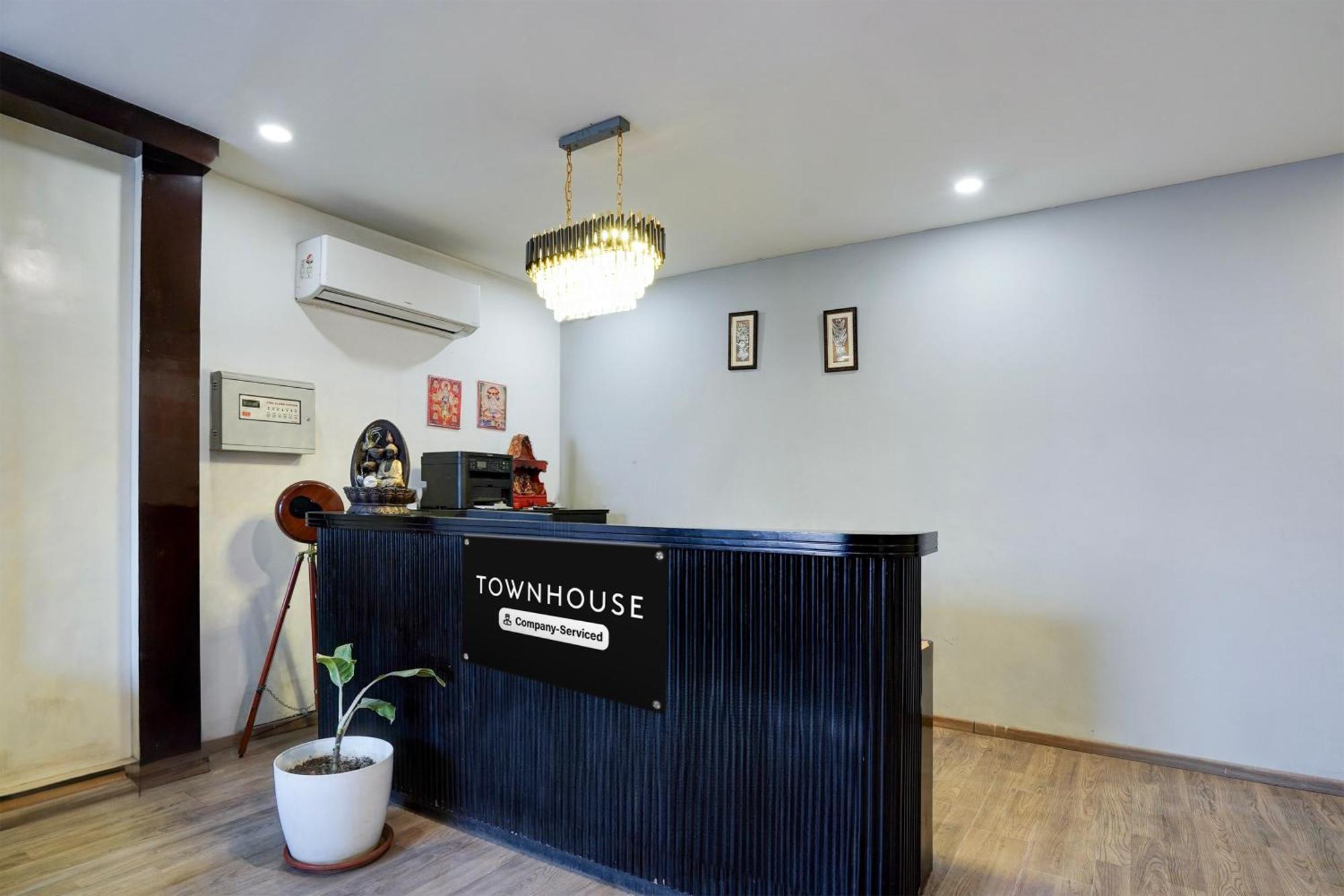 Super Townhouse Gomti Nagar Sector 6 Near Ekana Stadium Lucknow Esterno foto